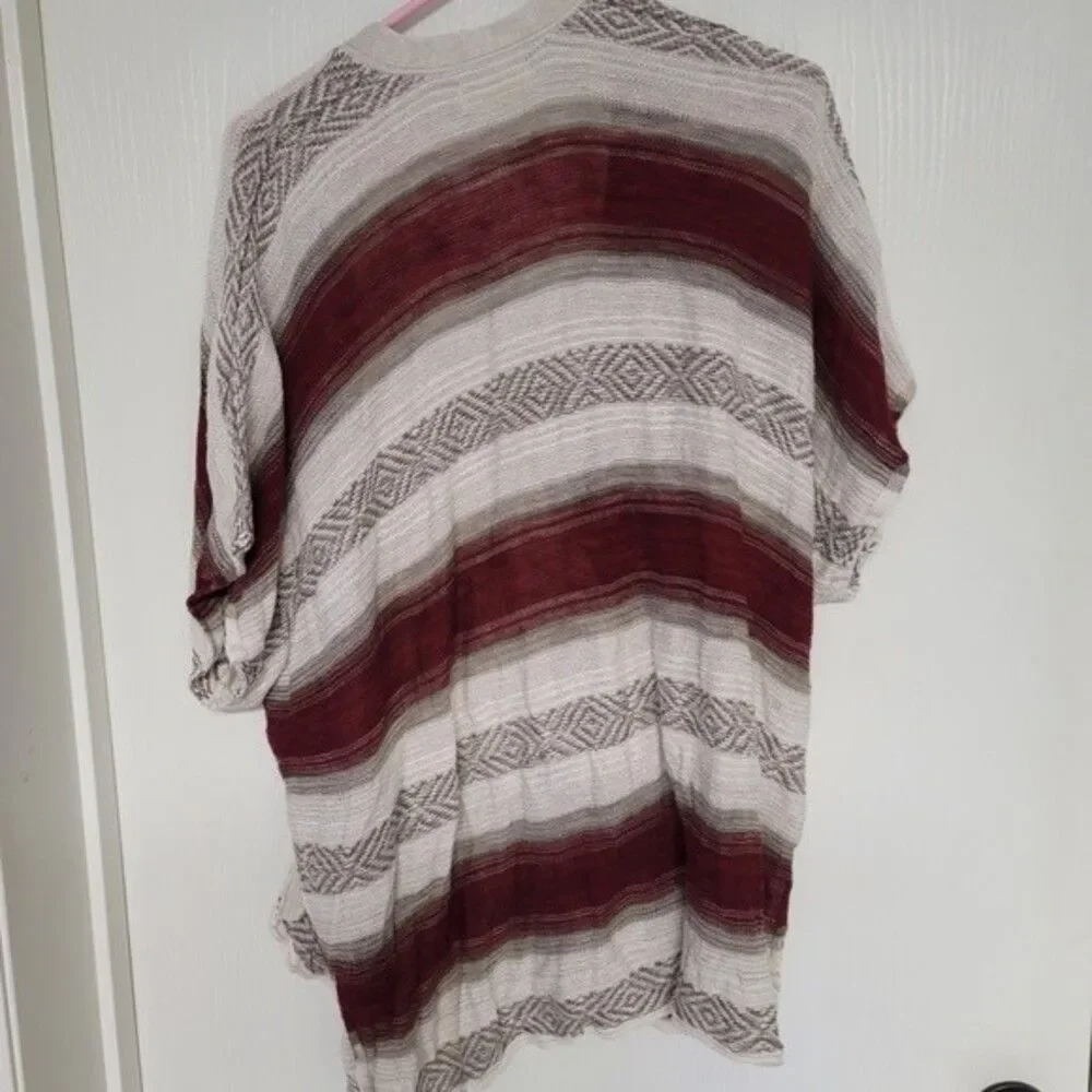 ~ womens red Hollister short sleeve sweater - small hole in sleeve in picture